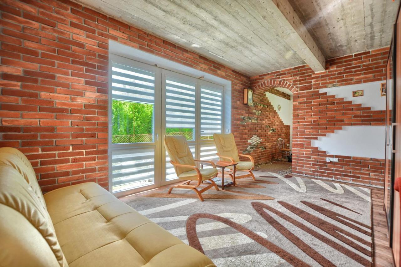 Ceglany Apartament Ustrzyki Dolne Esterno foto