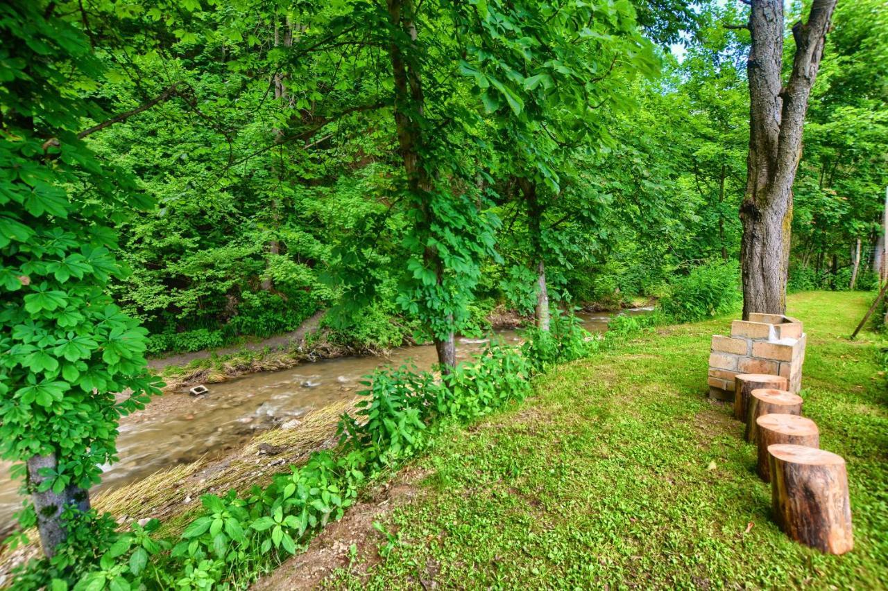 Ceglany Apartament Ustrzyki Dolne Esterno foto