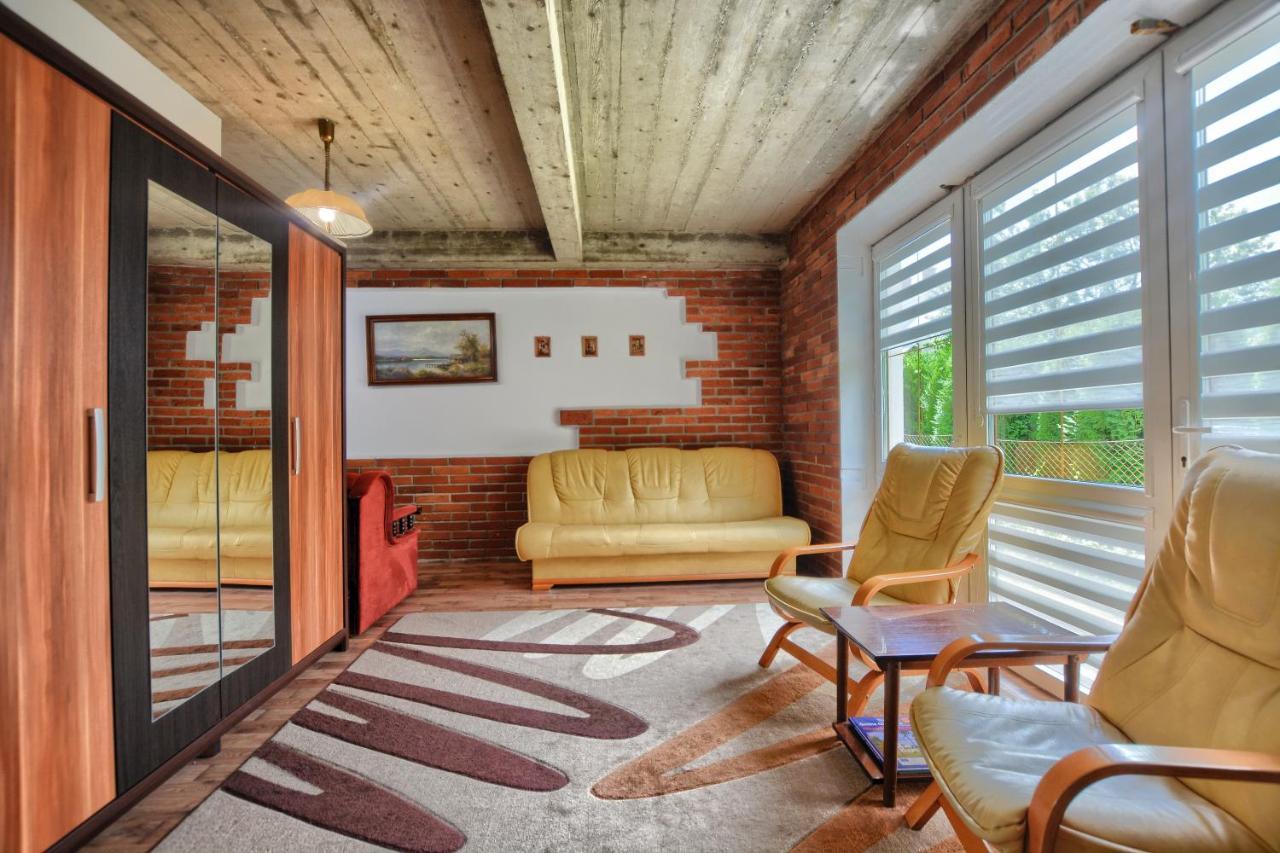 Ceglany Apartament Ustrzyki Dolne Esterno foto